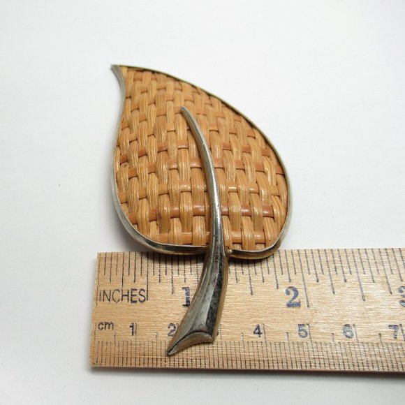 Vintage Woven leaf brooch - Picture 6 of 7